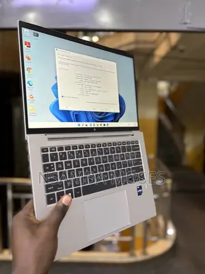 Laptop HP EliteBook 840 G10 16GB Intel Core i7 SSD 512GB