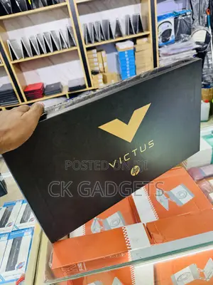 New Laptop HP Victus 15 16GB Intel Core i7 SSD 1T