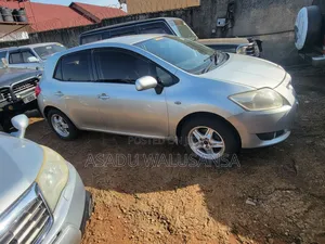 Toyota Auris 2009 Silver