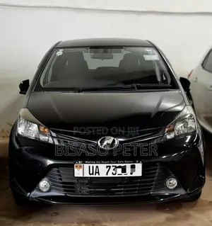 Toyota Vitz 1.3 AWD 5dr 2016 Black