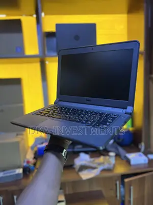Laptop Dell Latitude 13 3340 8GB Intel Core i3 HDD+SSD 500GB