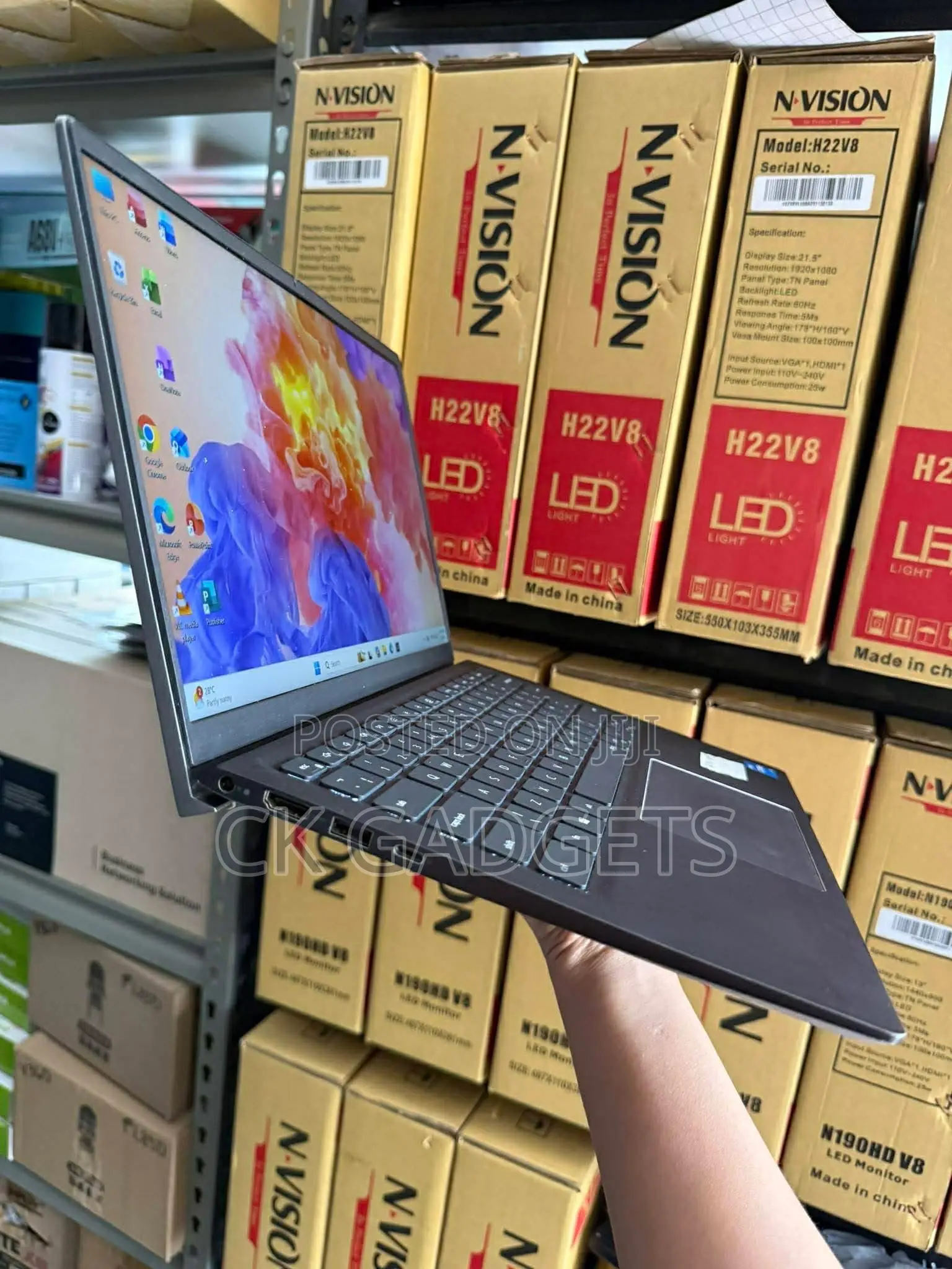 New Laptop Dell Vostro 1440 8GB Intel Core i5 SSD 256GB