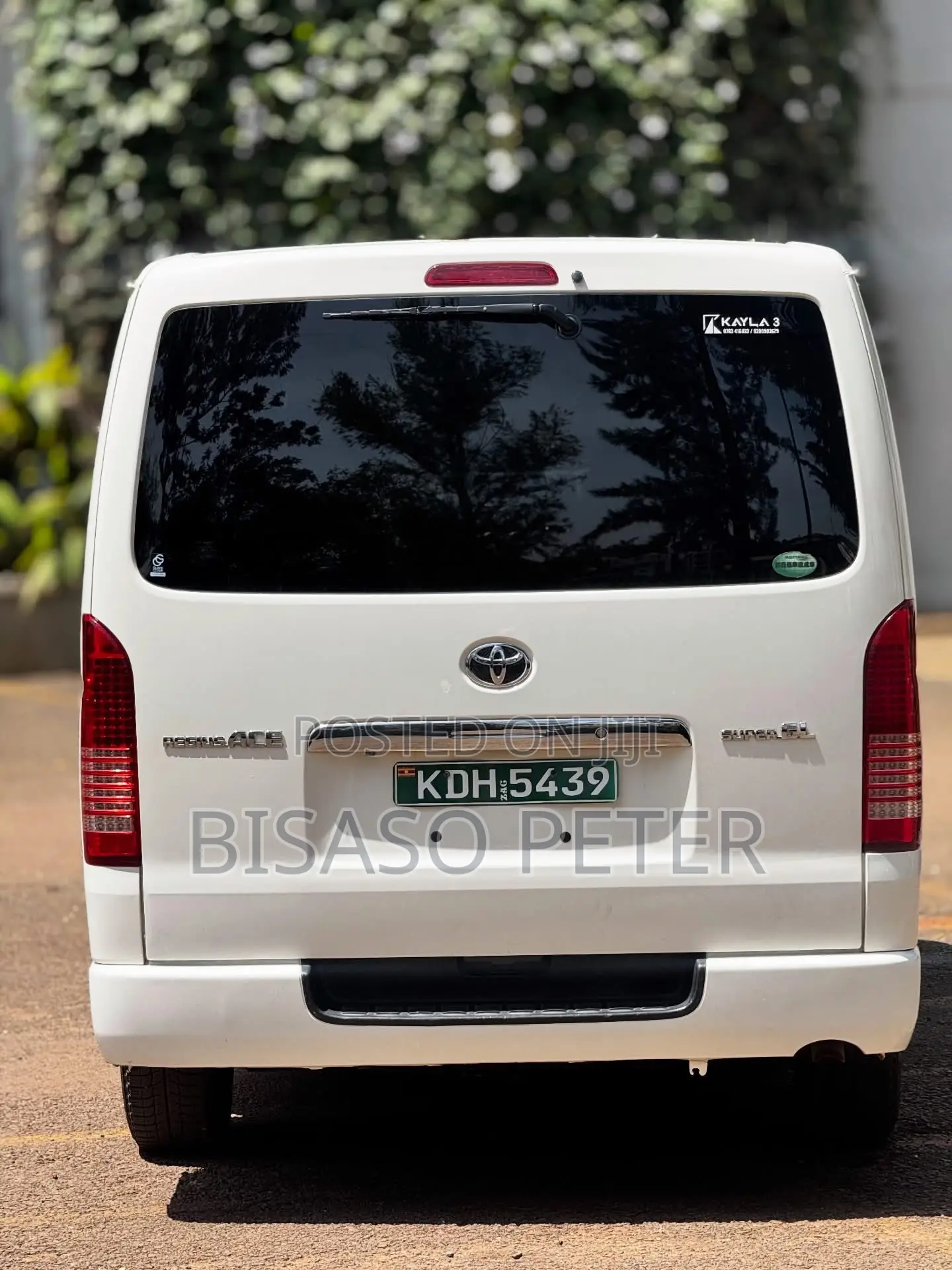 Toyota HiAce 2012 White