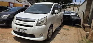 Toyota Noah 2011 White