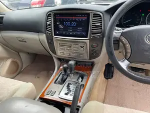 Toyota Land Cruiser 2005 White