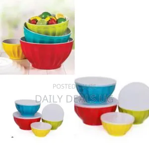 Set of Melamine Mixing Bowls With Lids