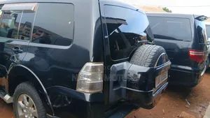 Mitsubishi Pajero 2011 Black