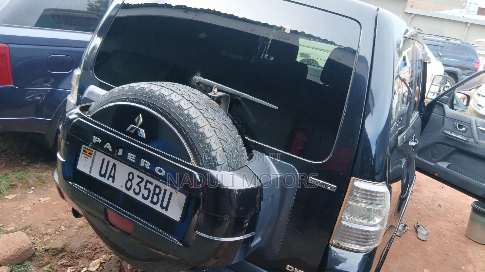Mitsubishi Pajero 2011 Black