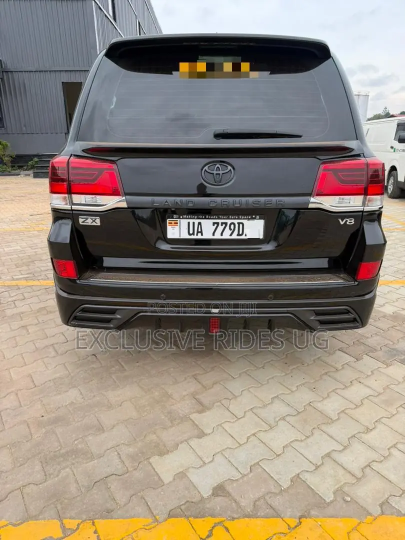 Toyota Land Cruiser 2011 Black