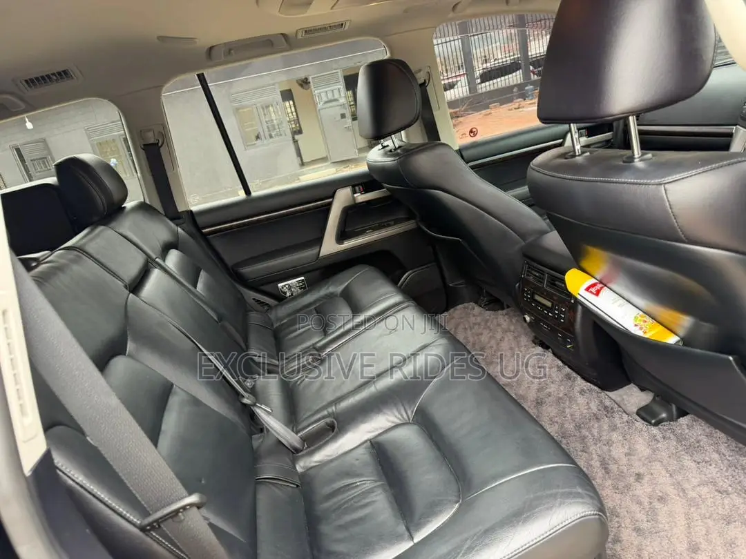Toyota Land Cruiser 2011 Black
