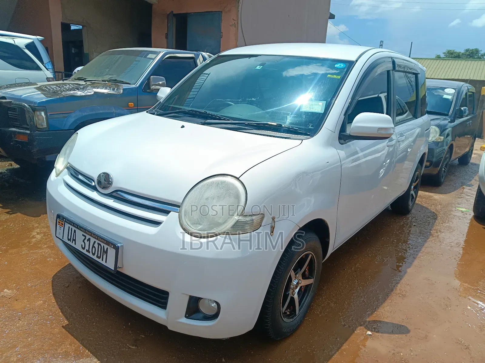 Toyota Sienta 2010 White