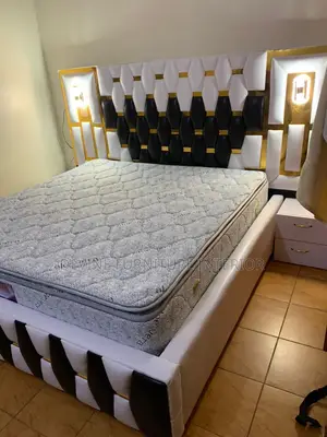 6x6 Bed in Black and White