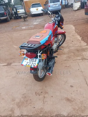 Bajaj Boxer 125 2025 Red