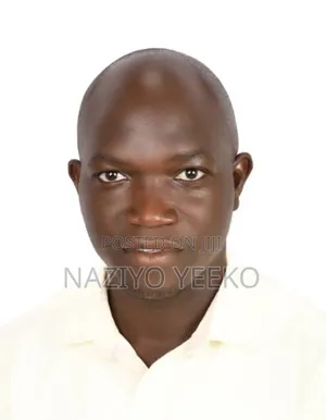 Am Naziyo Yeeko, a Teacher by Professional Holding a Bachelors Degree