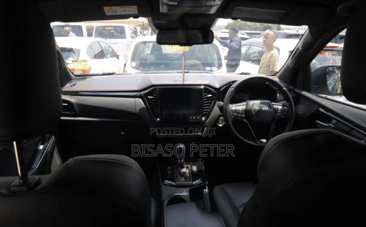 Isuzu D-MAX 2023 Silver
