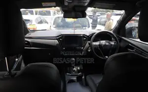 Isuzu D-MAX 2023 Silver