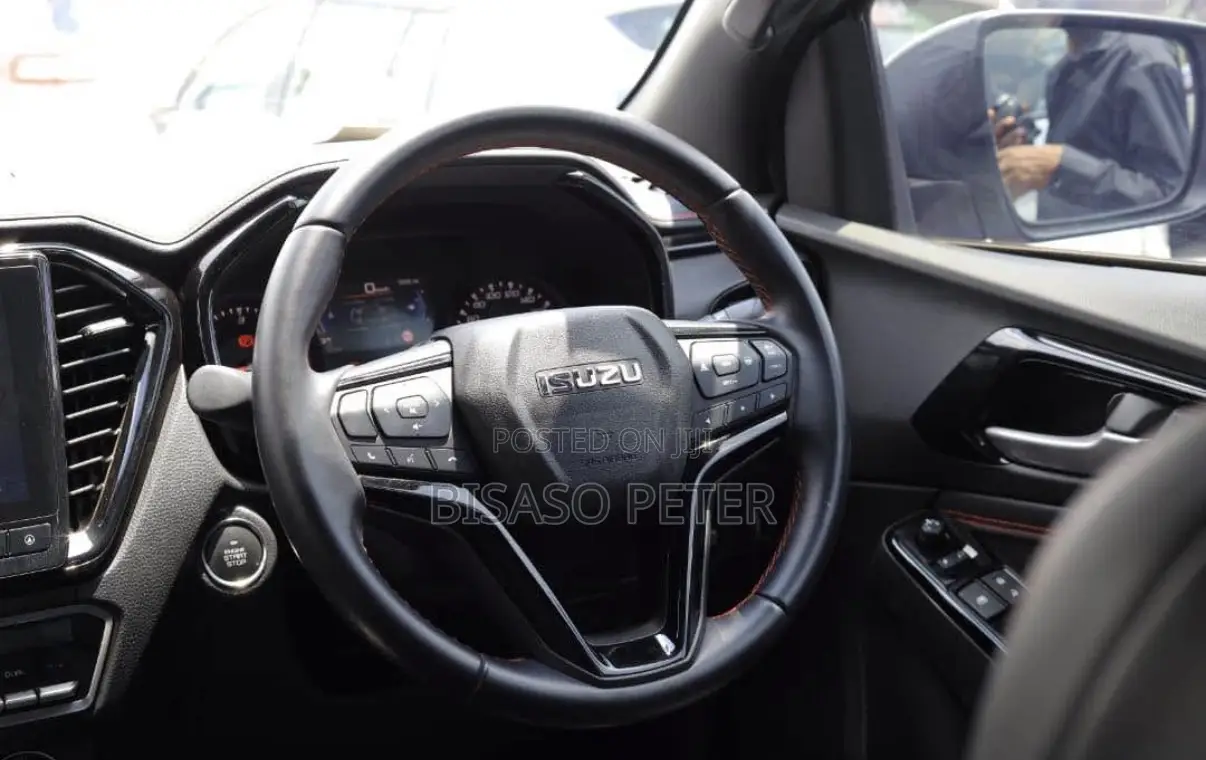 Isuzu D-MAX 2023 Silver
