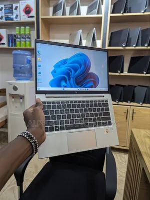 Laptop HP EliteBook 830 G7 8GB Intel Core i5 SSD 256GB