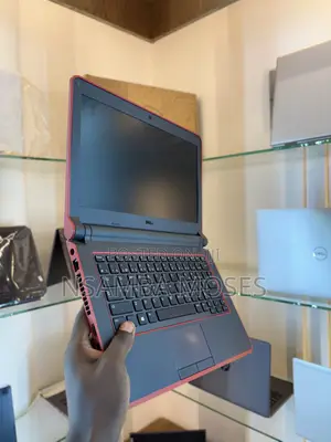 Laptop Dell Latitude 3350 8GB Intel Core i5 HDD+SSD 500GB