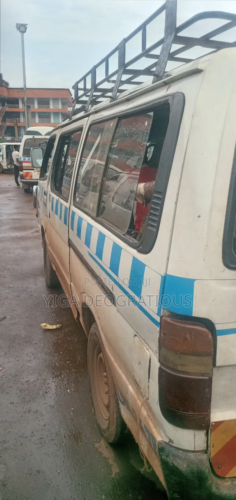 Toyota HiAce 2004 White