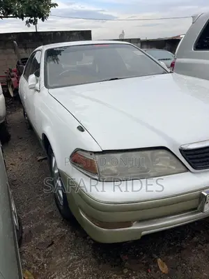 Toyota Mark II 2000 White