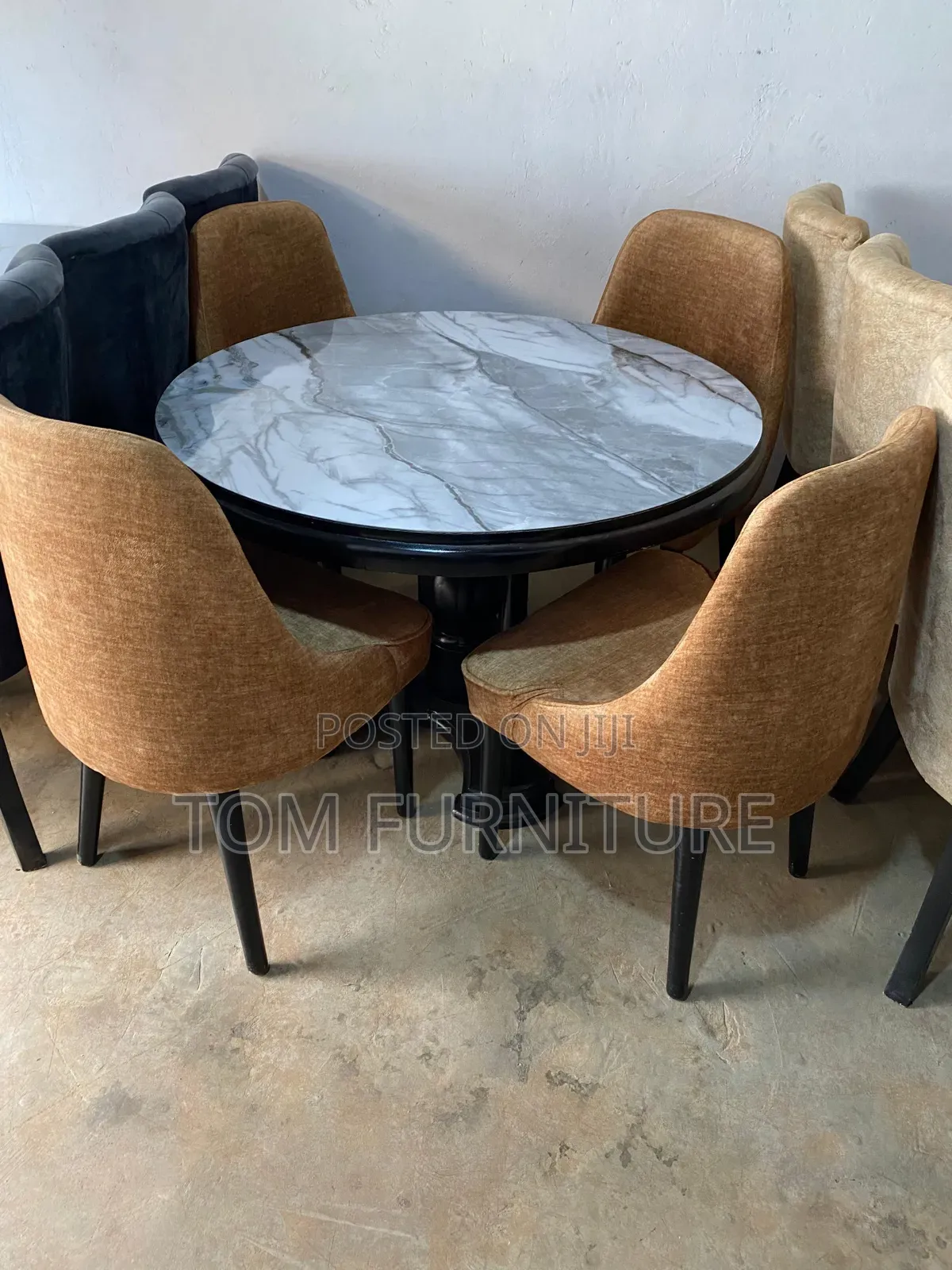4 Seater Dining Available for Sell.