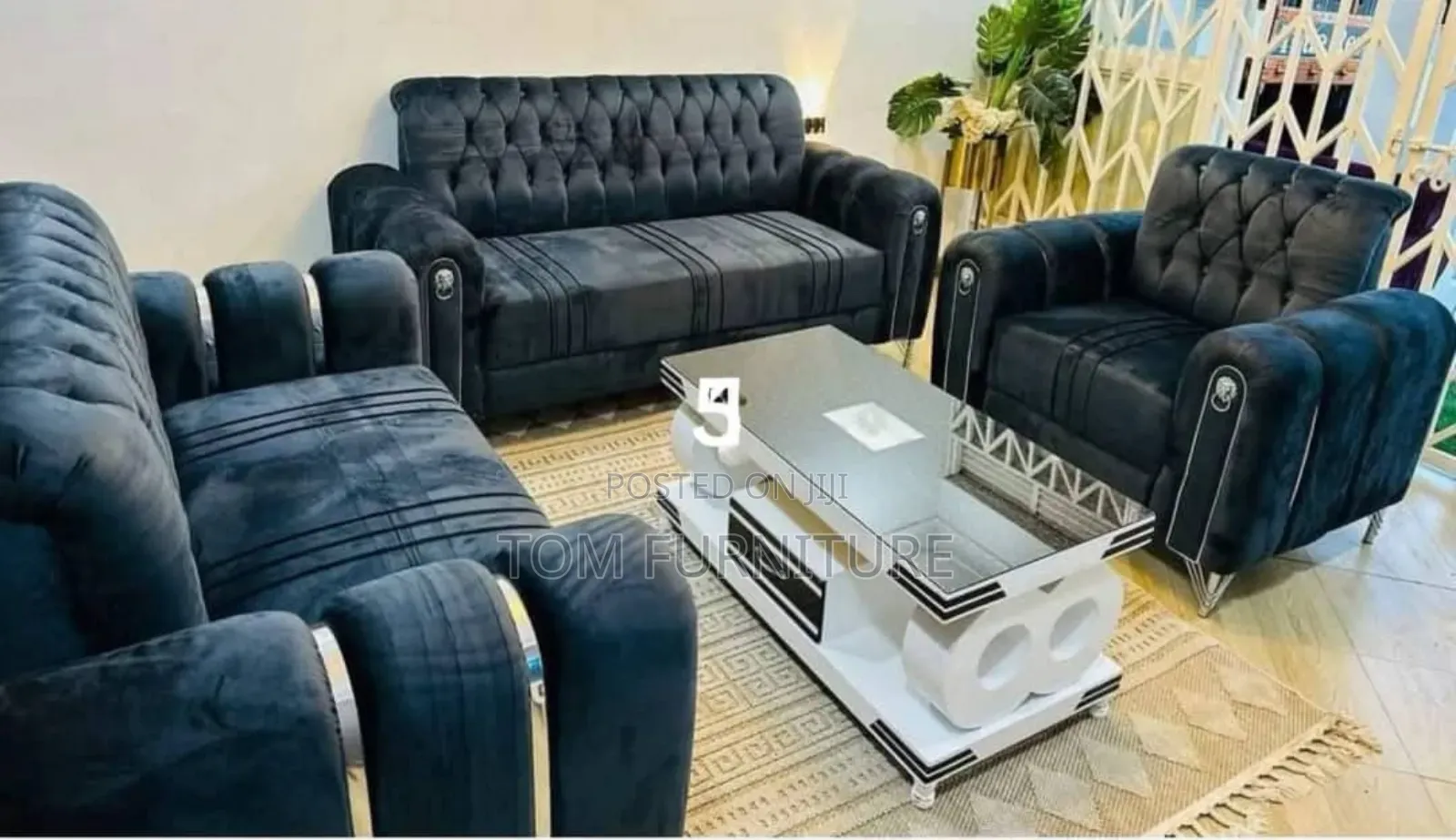 Quality Sofa Available With a Center Table
