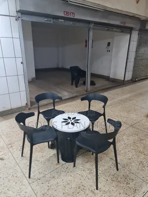Static Plastic Table and Chairs Plastic Table and Fir Dining