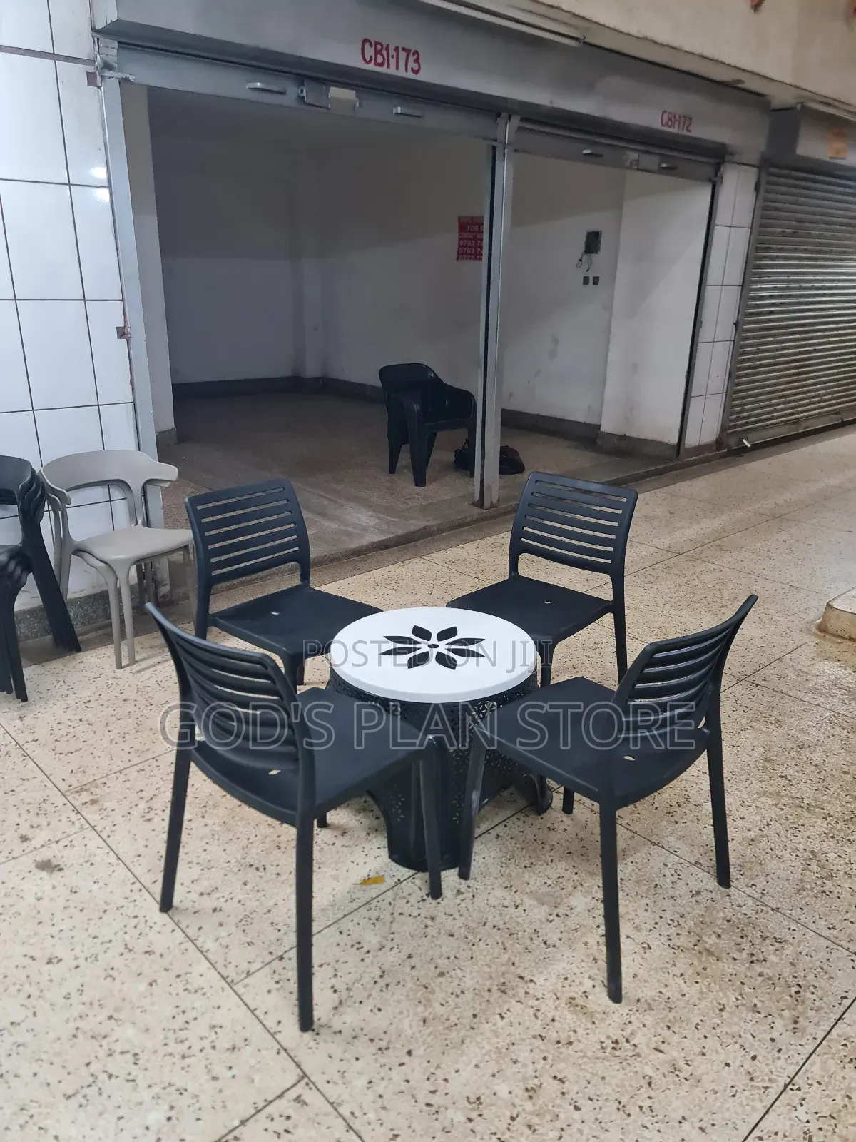 Zanro Dining Plastic Table and Chairs Plastic Table and Chairs