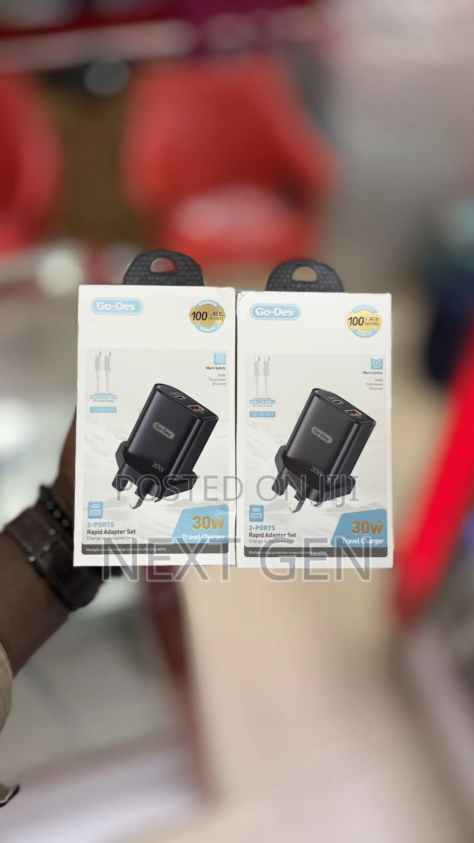 Go-Des 30 Watts Adapter With C to C Cable