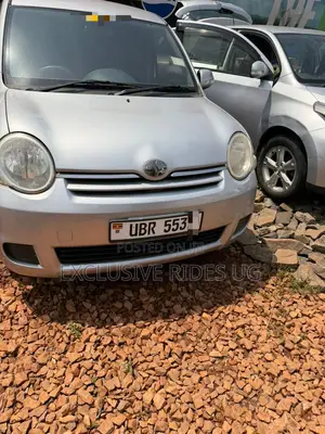 Toyota Sienta 2008 Silver
