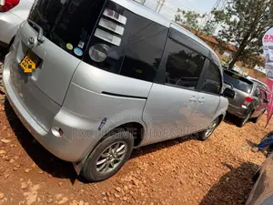 Toyota Sienta 2008 Silver