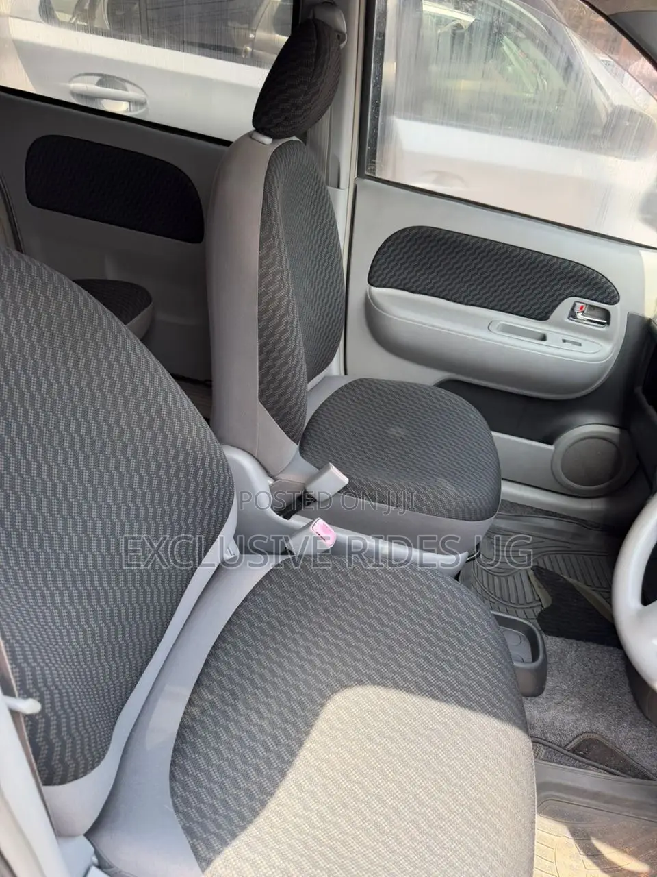Toyota Sienta 2008 Silver