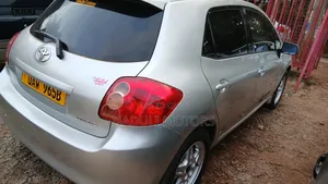 Toyota Auris 2009 Silver
