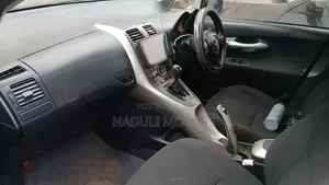 Toyota Auris 2009 Silver