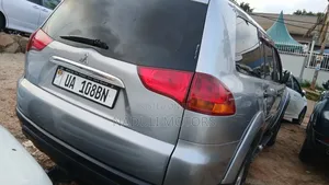 Mitsubishi Pajero 2011 Silver