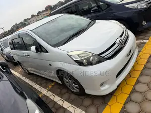 Toyota ISIS 2012 White