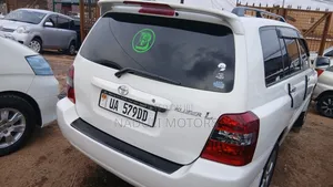 Toyota Kluger 2005 White