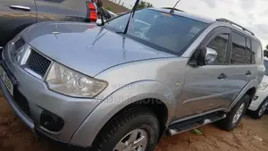 Mitsubishi Pajero 2011 Silver