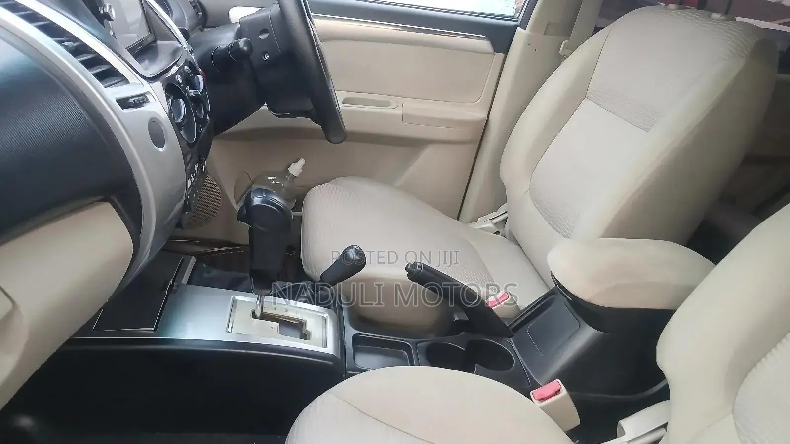 Mitsubishi Pajero 2011 Silver
