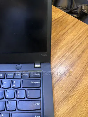 Laptop Lenovo Thinkpad T490s 4GB Intel Core i3 SSD 500GB