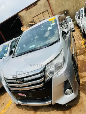 Toyota Noah 2.0 FWD (7 Seater) 2014 Silver
