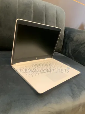 Laptop HP 14-ep0063 4GB Intel Core i3 HDD 500GB