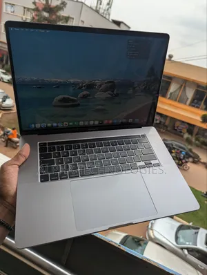 Laptop Apple MacBook Pro 2019 16GB Intel Core i7 SSD 512GB