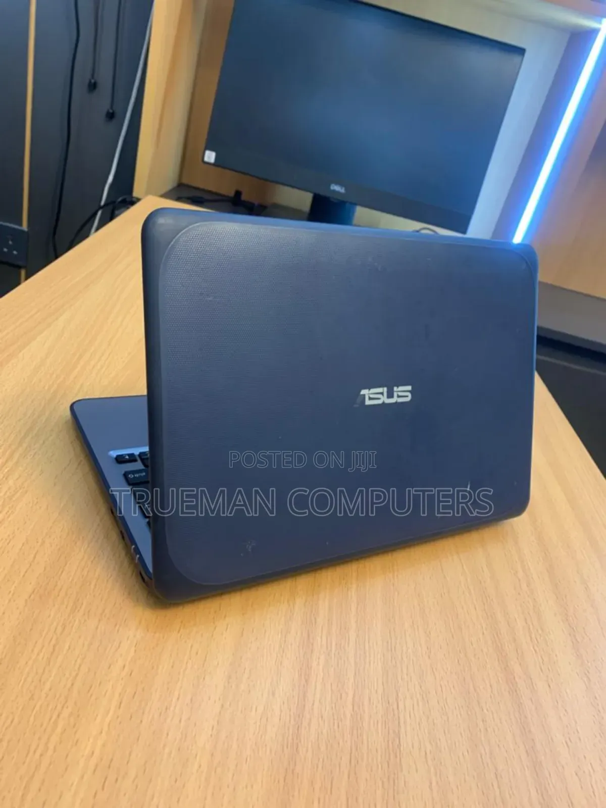 Laptop Asus VivoBook W202 4GB Intel Celeron SSD 128GB