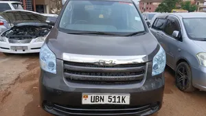 Toyota Noah 2010 Gray