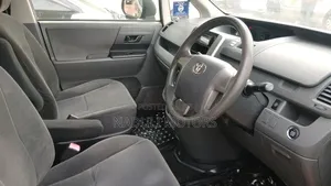 Toyota Noah 2010 Gray