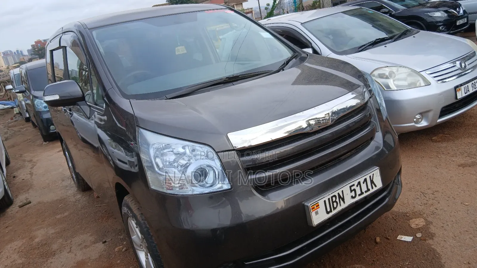 Toyota Noah 2010 Gray