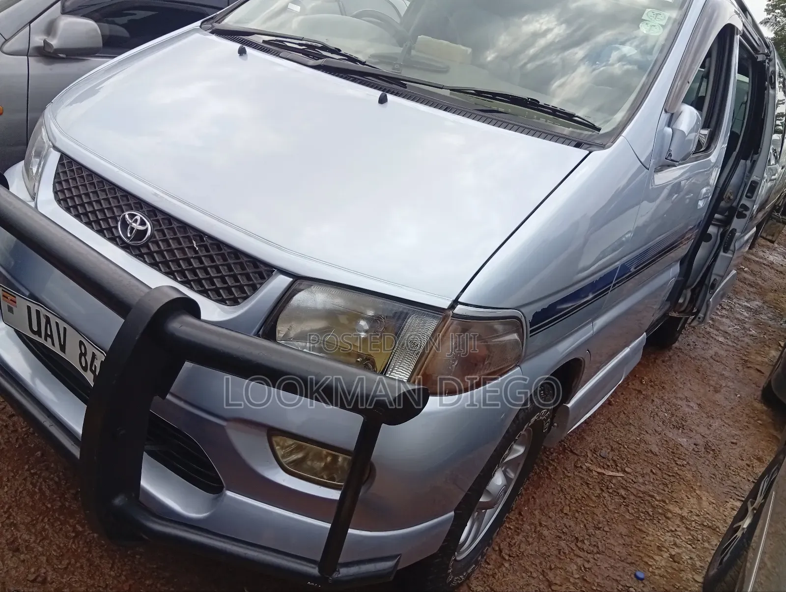 Toyota Regius 1999 Blue