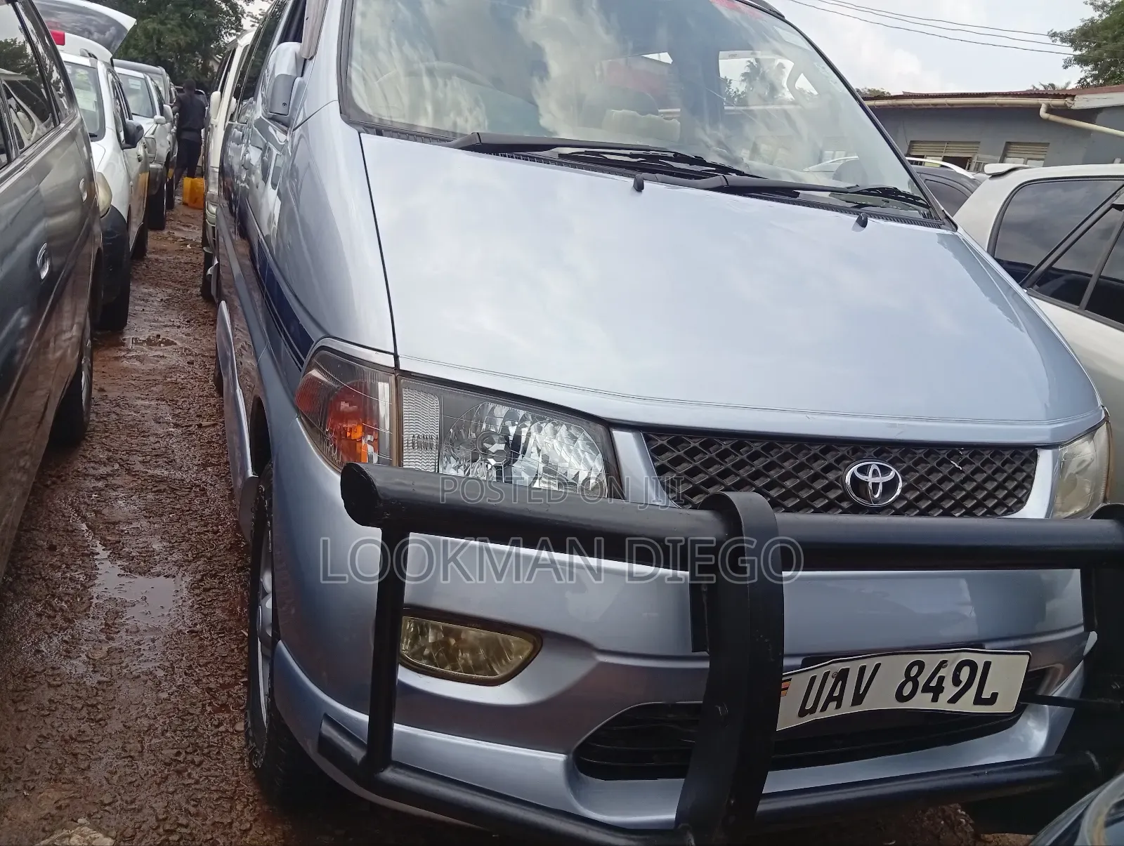 Toyota Regius 1999 Blue